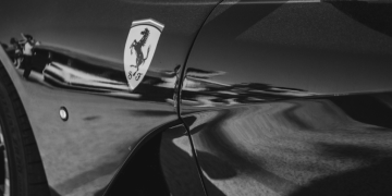 Comment repérer une supercar du marché gris Logo